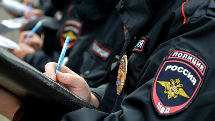 Новосибирские правоохранители выслали иностранца-злостного нарушителя правил