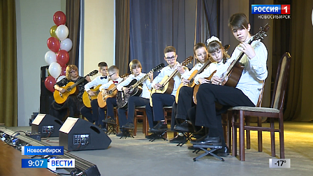 В Новосибирске провели фестиваль виртуозов игры на русских народных инструментах